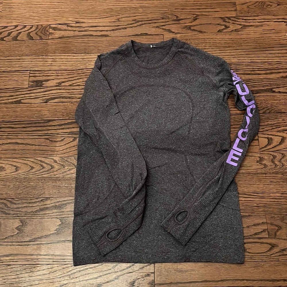 Lululemon athletica running is my ohmmm top.